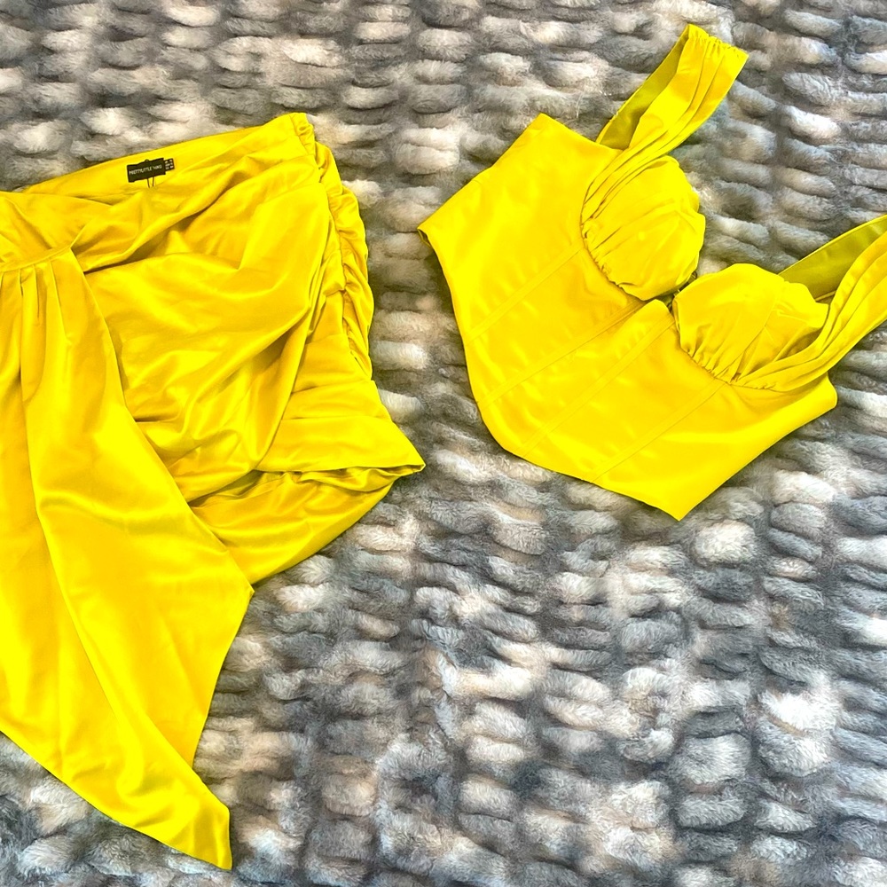 NWT Pretty little thing citron matching corset top with skirt